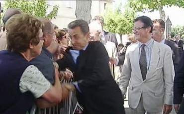 Sarkozy'i Kimler Uyarıyor?
