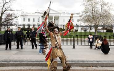 Washington'da Yerliler Petrol Boru Hattını Protesto Etti
