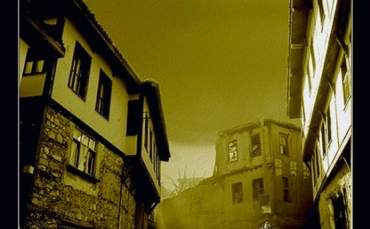 Evimizi Kaybediyoruz