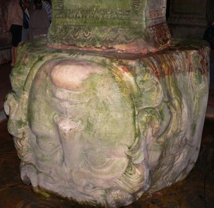 Medusa und Basilisk(Shahmaran) mit Dokumenten