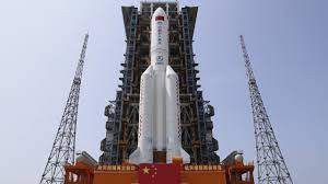  Çin, Ay’a Mürettebatlı Roket Göndermeye Hazırlanıyor