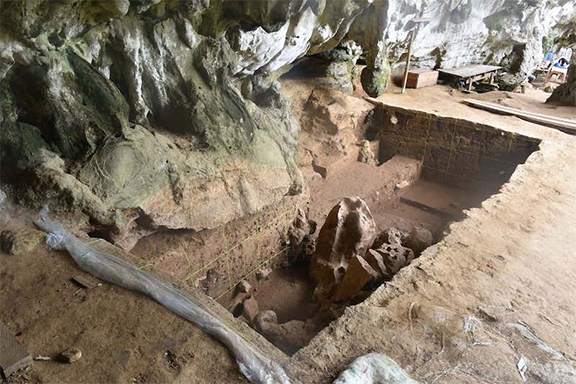 Endonezya’daki Mağarada 25.000 Yıllık İnsan Çenesi Bulundu